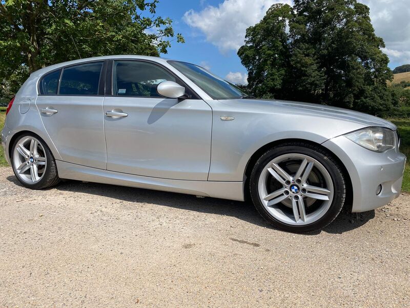 View BMW 1 SERIES 3.0 130i M Sport 5dr