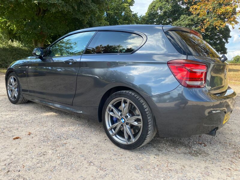 BMW 1 SERIES